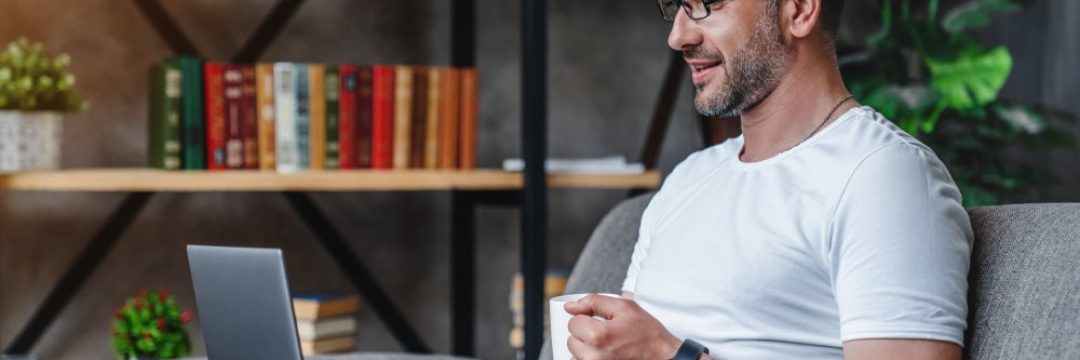 Emprendedor emitiendo factura SII